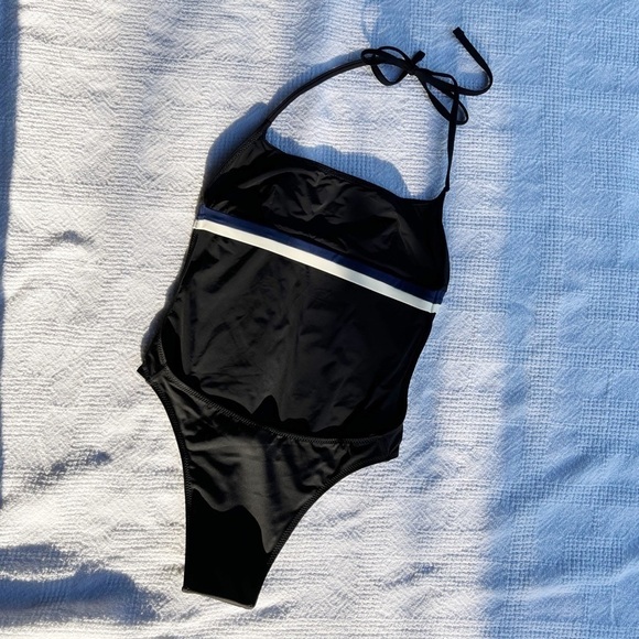 SOLID & STRIPED The Marina open-back halterneck swimsuit - Picture 4 of 11